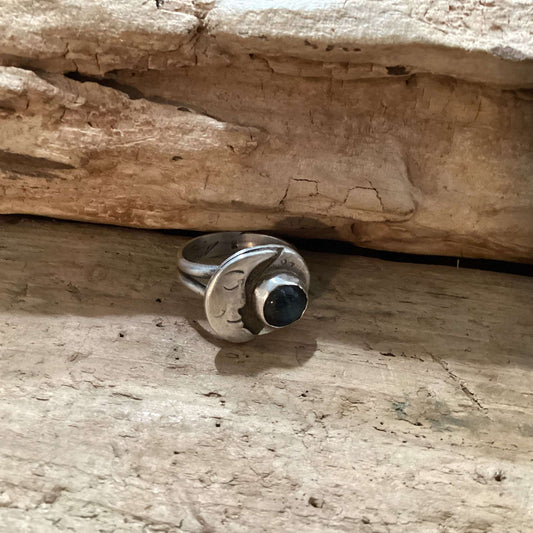 Sterling Silver and Labradorite Moon Ring