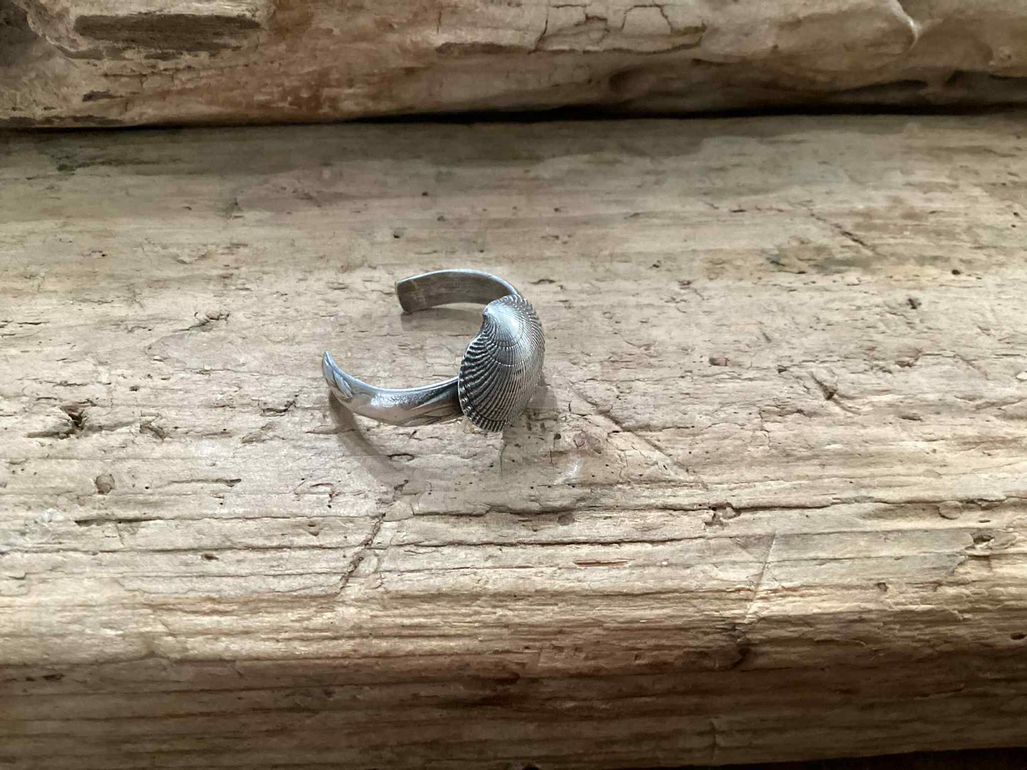 Sterling Silver Shell Thumb Ring